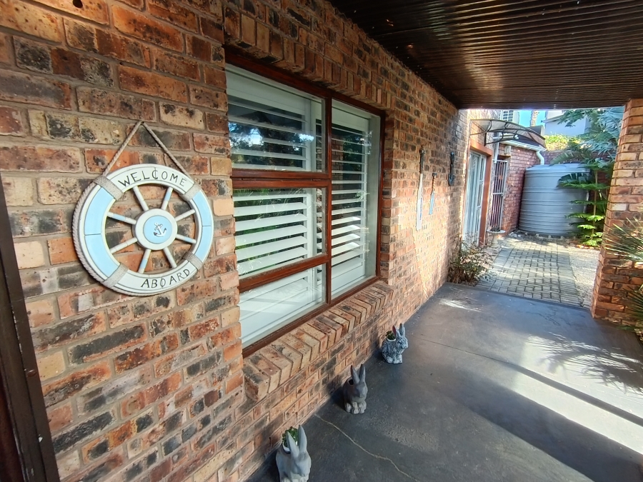 3 Bedroom Property for Sale in Wavecrest Eastern Cape